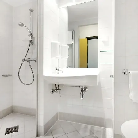 세인트 스비툰 호텔 3*